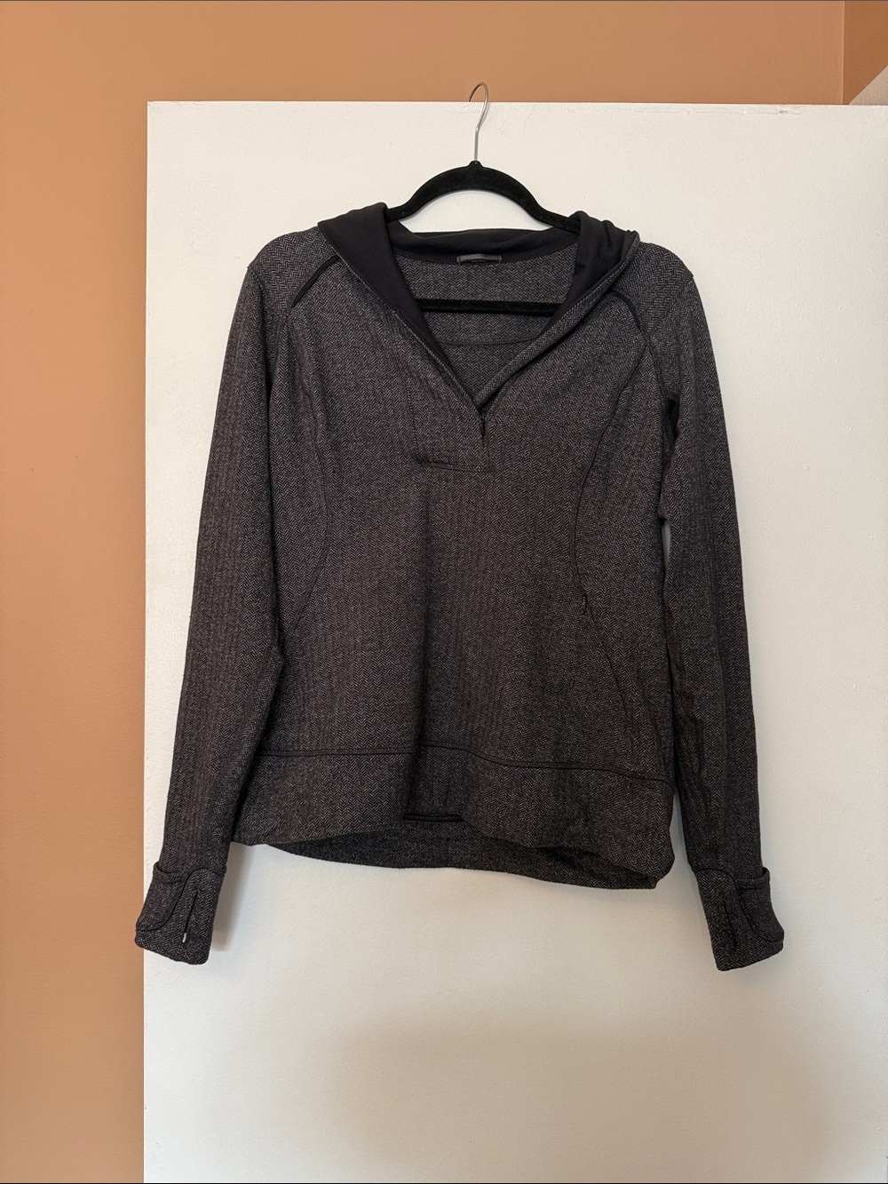 Lululemon Women’s Heathered Dark Gray Pullover Quater Zip